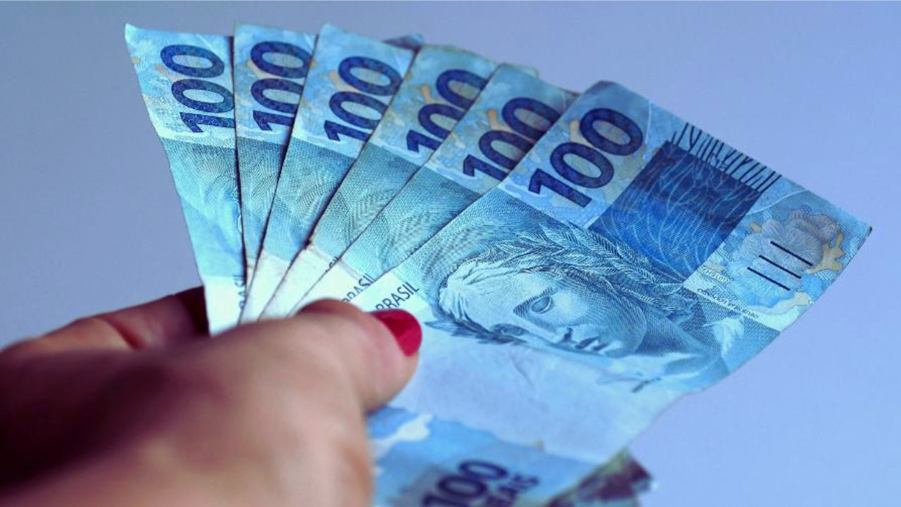 O aumento do salário mínimo para R$ 1.320 é oficial!